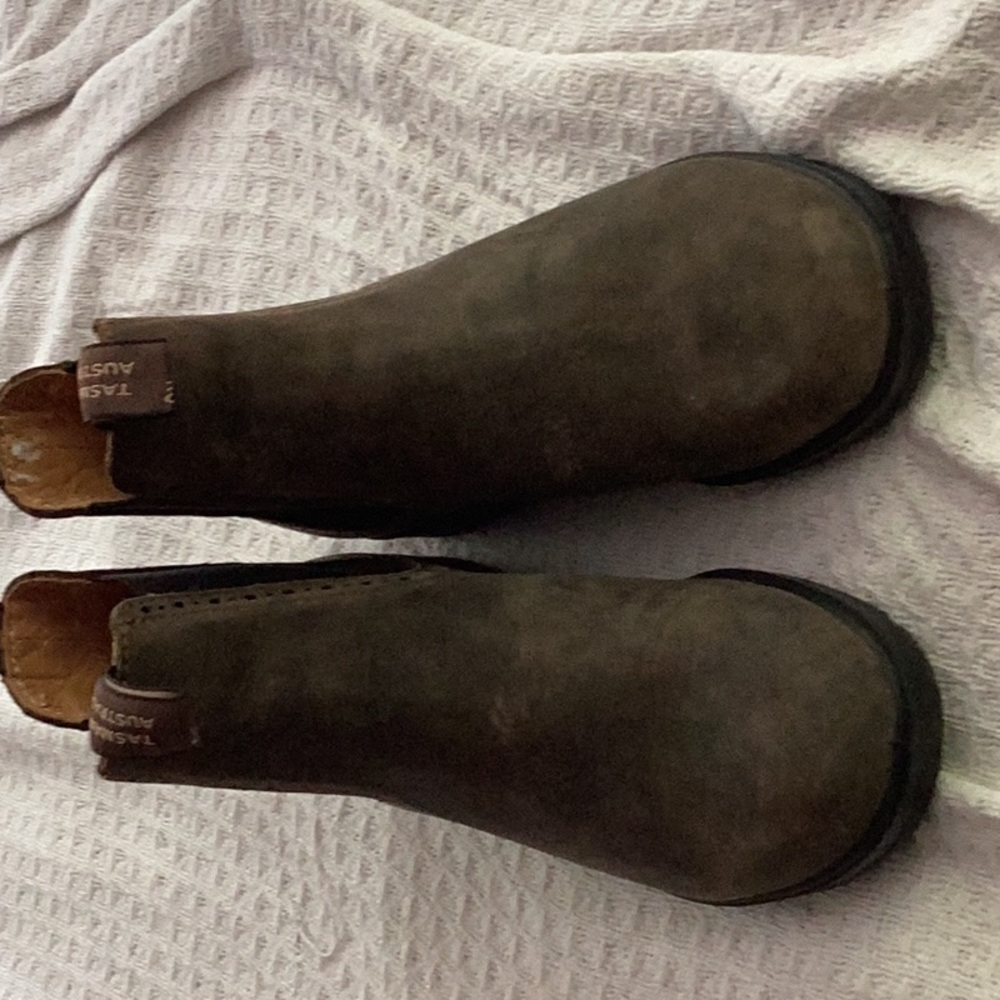 Brand new Blundstone rustic boots